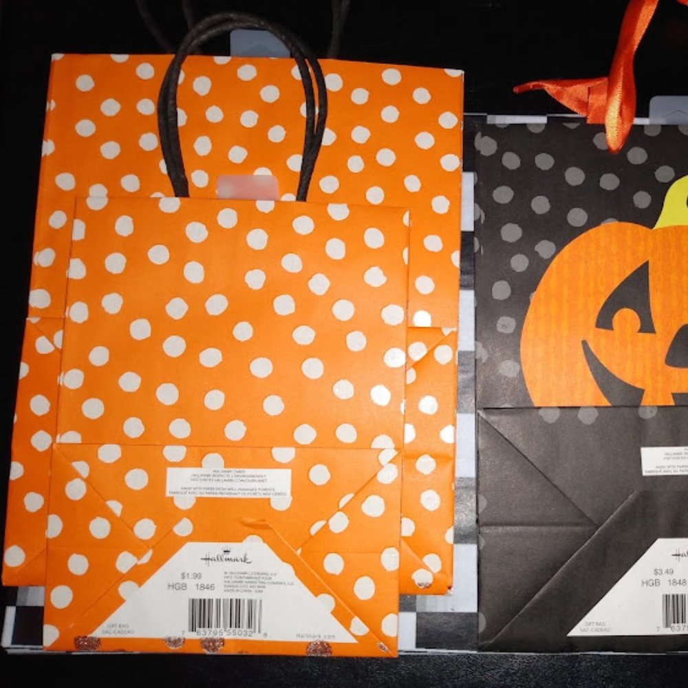 HALLMARK 3pc HALLOWEEN PUMPKIN WITH GOOGLY EYES + ORANGE POLKA DOT GIFT BAGS - Picture 4 of 5